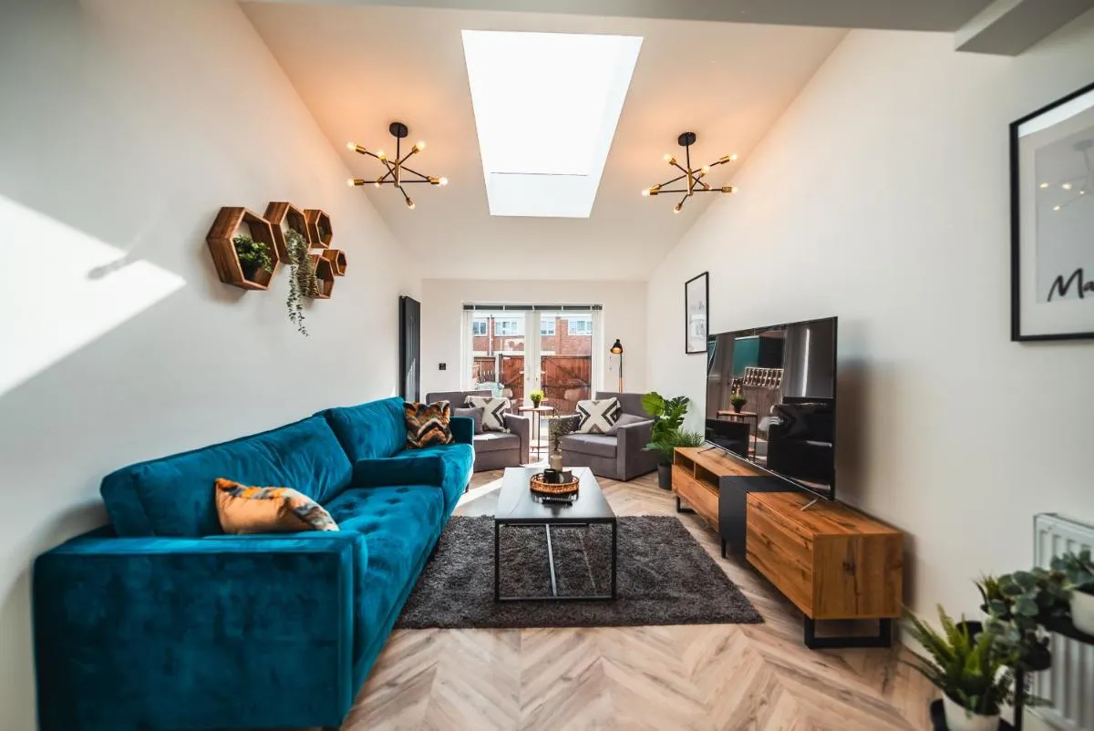 Image 4 of Luxurious 3 Bed Home, Free Parking