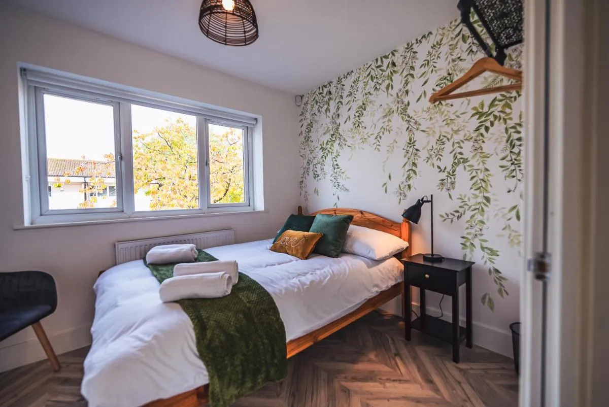 Image 1 of Luxurious 3 Bed Home, Free Parking
