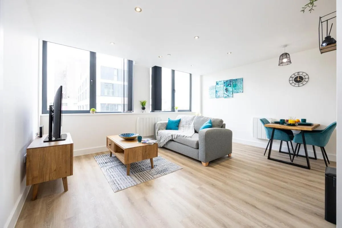 Image 3 of Luxurious Stylish Apartment in Old Trafford