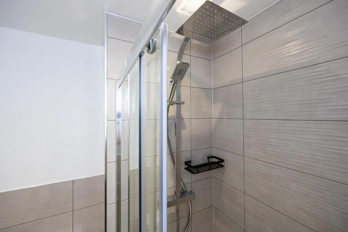 Image 2 of Luxurious Stylish Apartment in Old Trafford