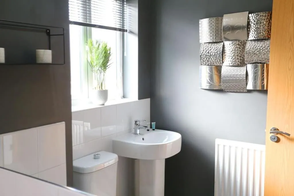 Image 2 of Luxurious Townhouse In Central Manchester