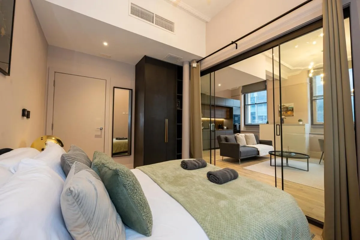 Image 5 of Luxury 2BR Apt In City Centre