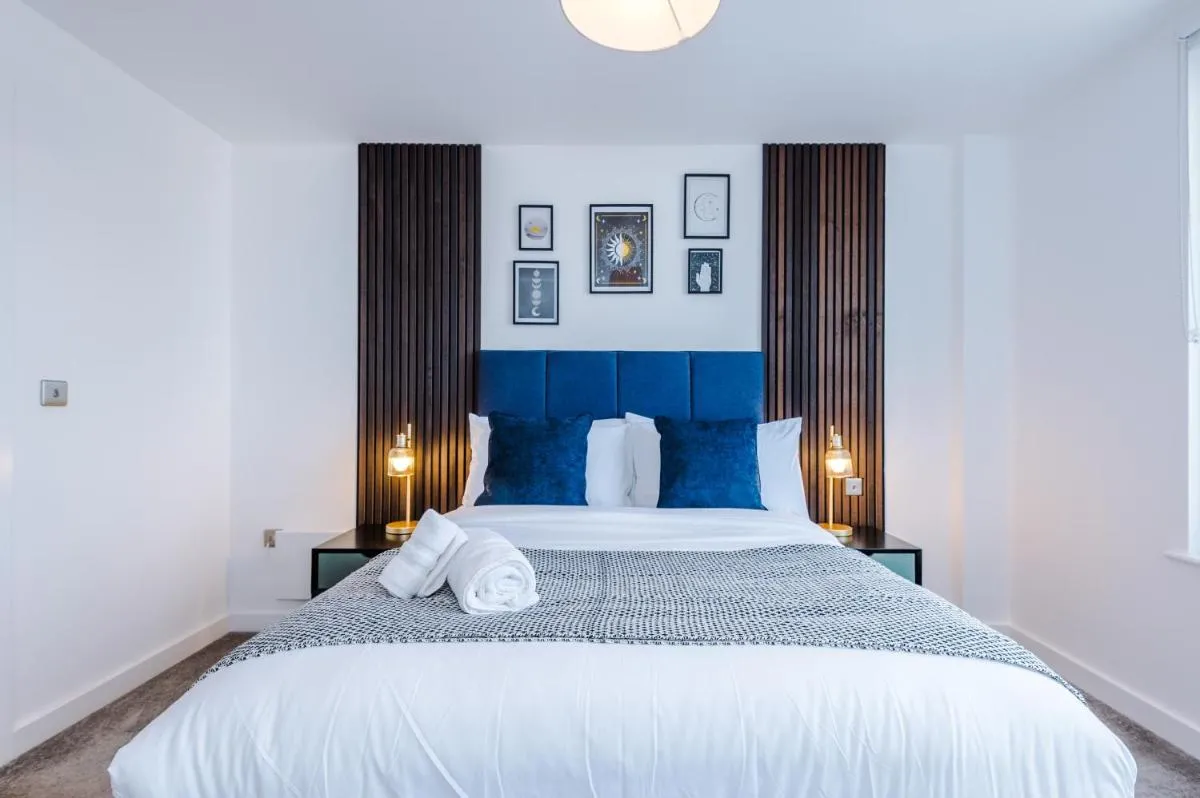 Image 5 of Luxury 2 Bed Salford Quays Apartment – Central Location with FREE parking