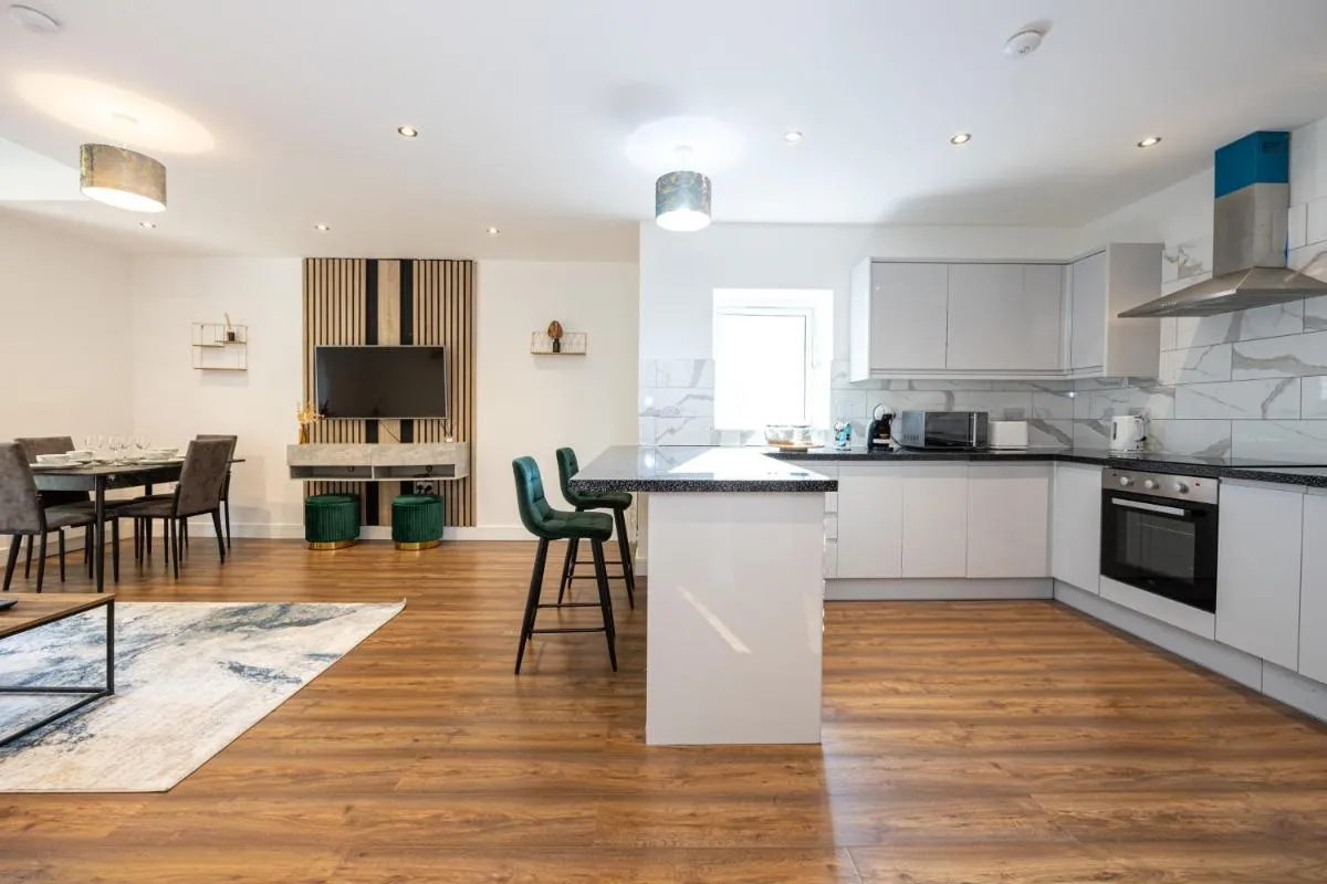 Image 3 of Luxury 2 Bedroom Apartment In Chorlton