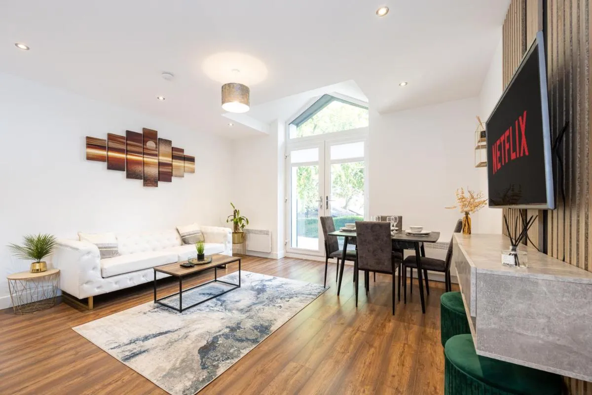 Image 4 of Luxury 2 Bedroom Apartment In Chorlton