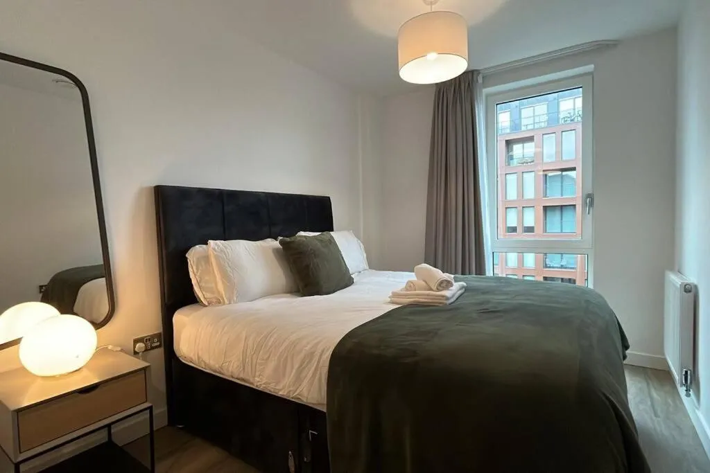 Image 6 of Luxury 2 Bedroom Apartment in Manchester