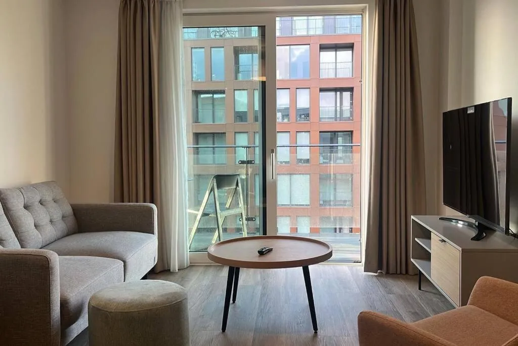 Image 4 of Luxury 2 Bedroom Apartment in Manchester