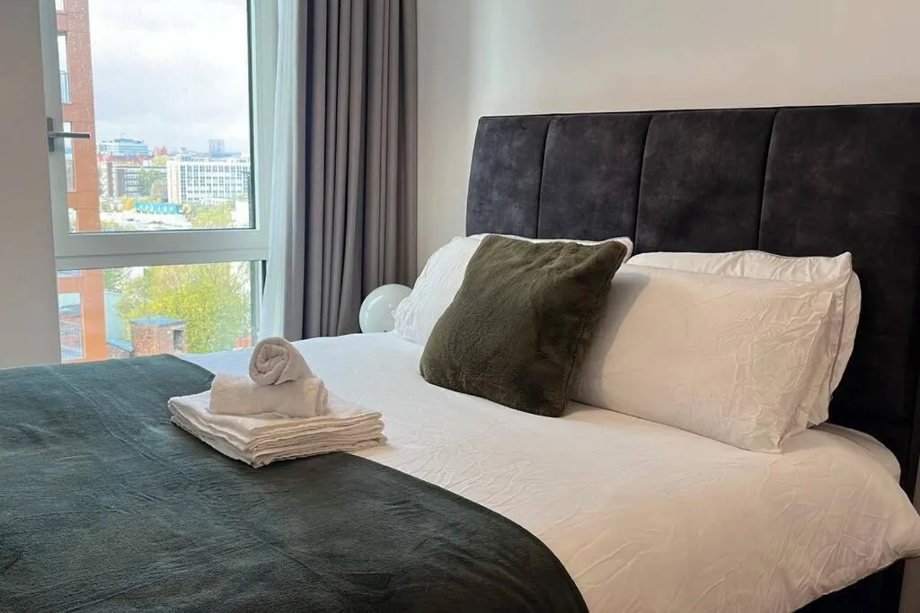 Image 1 of Luxury 2 Bedroom Apartment in Manchester