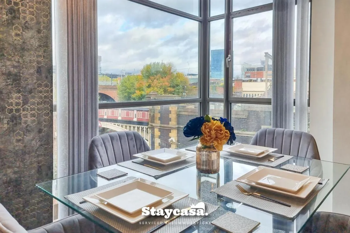 Image 4 of Luxury 2bdr Flat With Canal View & Free Parking