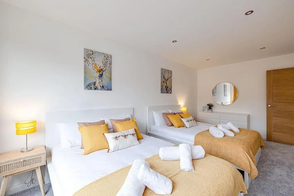 Image 6 of Luxury 7 Bedroom House in Didsbury, Manchester