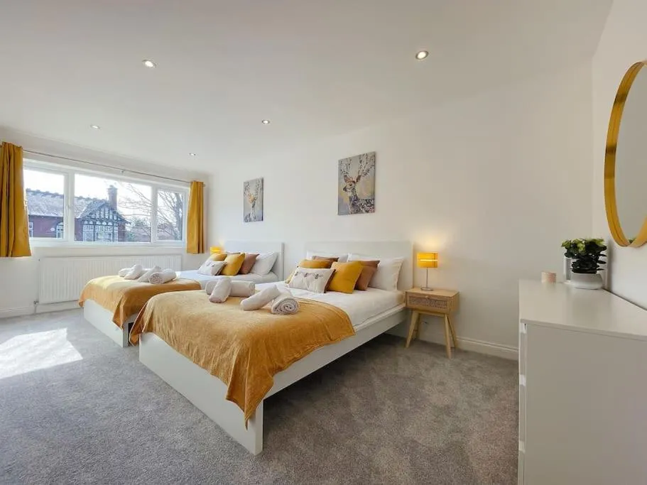 Image 1 of Luxury 7 Bedroom House in Didsbury, Manchester
