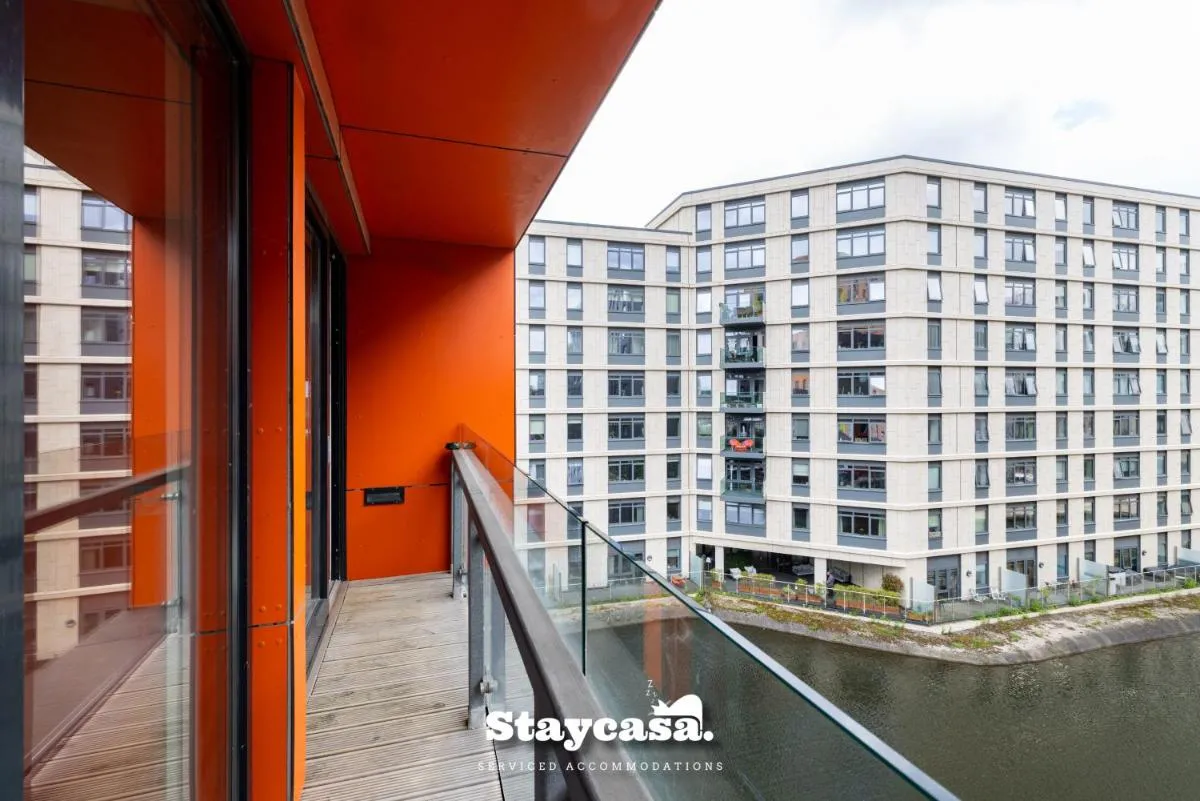 Image 6 of Luxury Haven Double Balcony Apt With Canal View