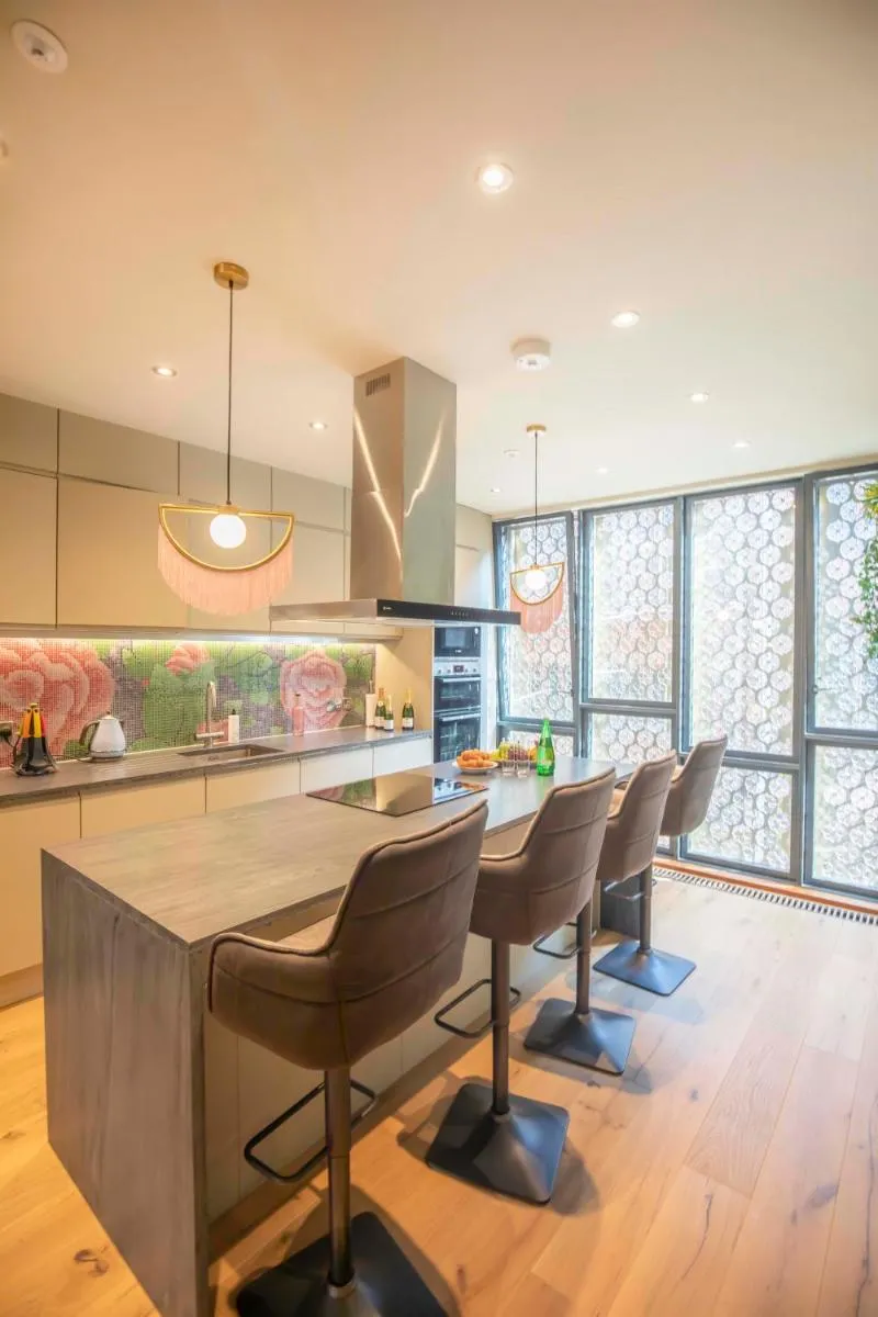 Image 4 of Luxury Roof Terrace Townhouse