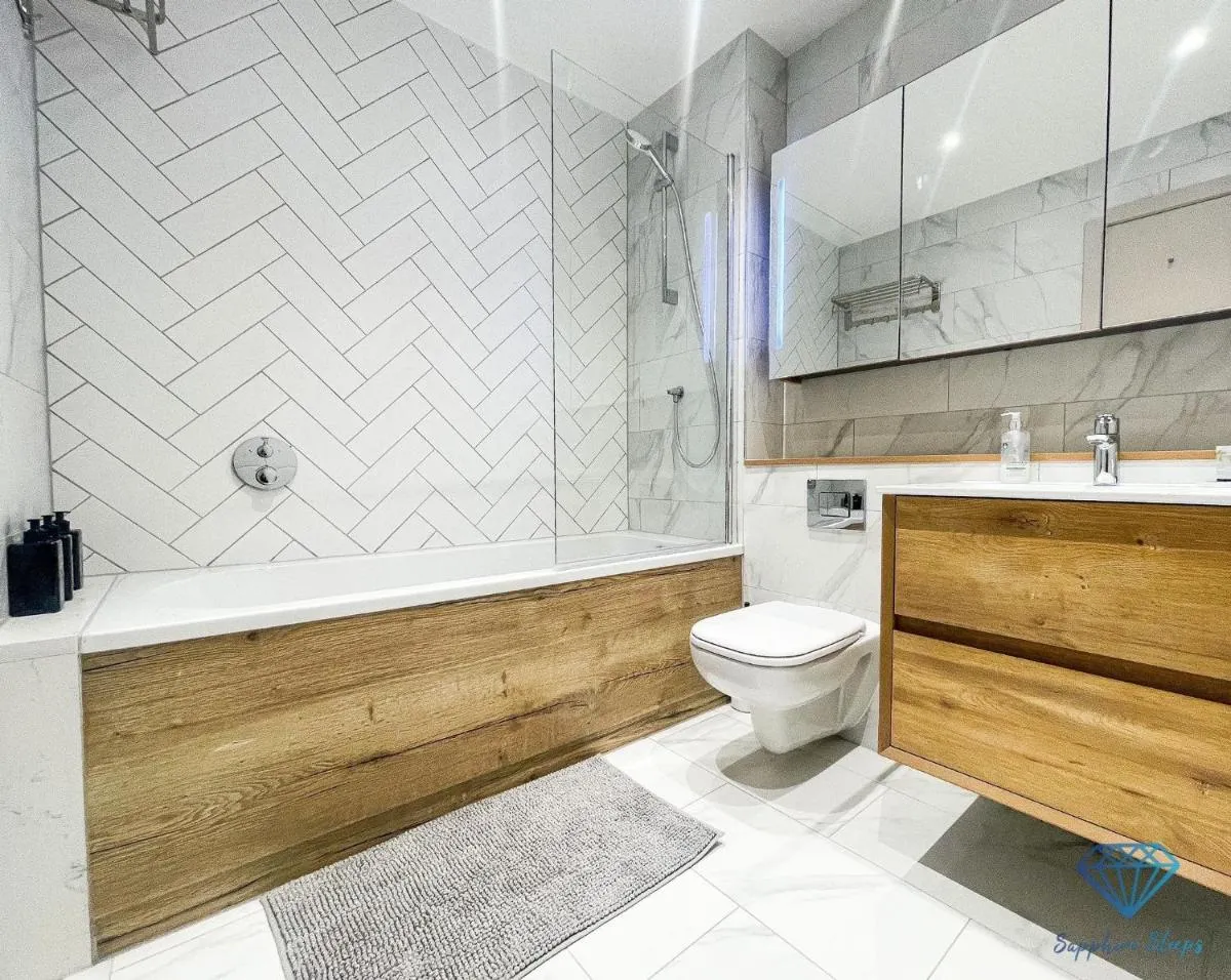 Image 1 of M1 City Centre 3 Bed 3 Bath Luxe Penthouse