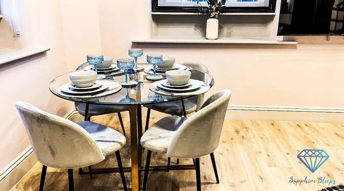 Image 2 of M1 City Centre 3 Bed 3 Bath Luxe Penthouse