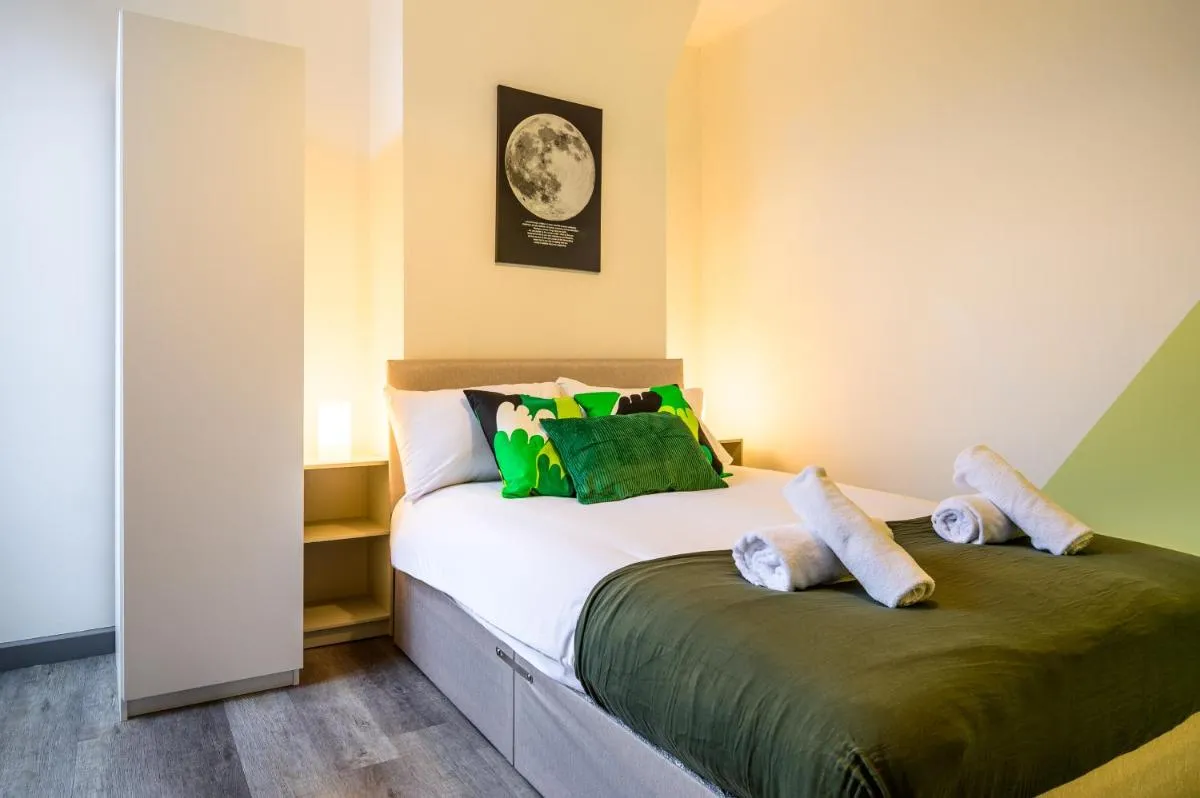 Image 1 of Manchester Serviced Accommodation NorthernNightzzz – The Park