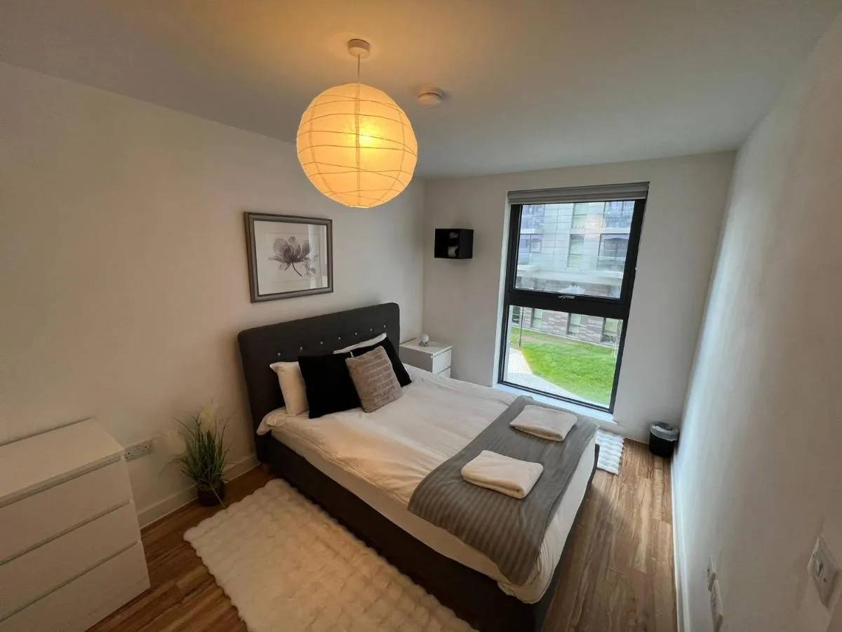 Image 6 of Manchester Waterside Retreat