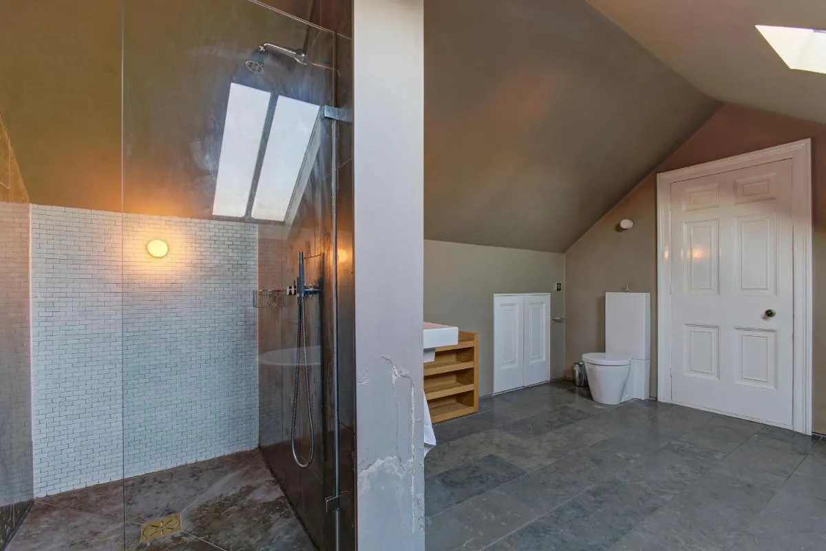 Image 2 of Manchesters Ultimate House – Hot tub – Sleeps 23!