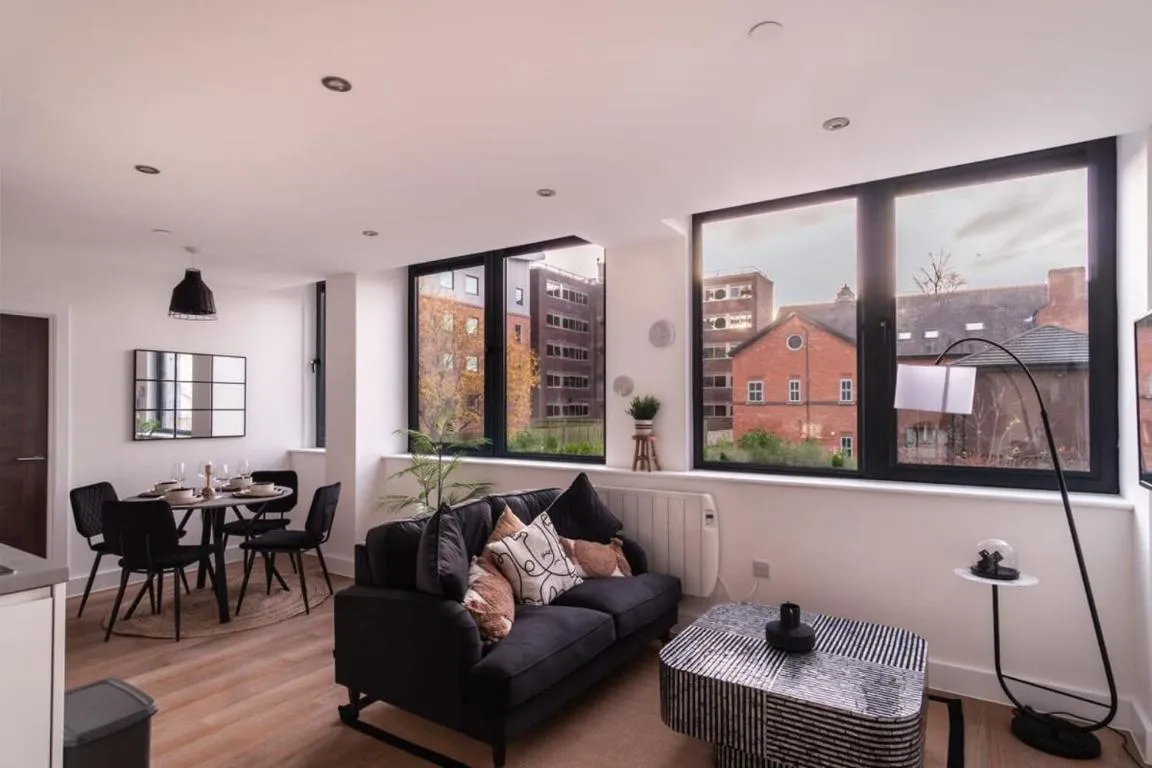 Image of Modern 1 Bed Old Trafford Apartment