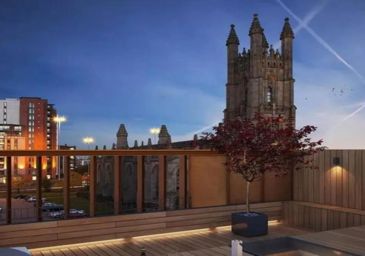 Image 2 of Modern 1-bed Duplex+Balcony