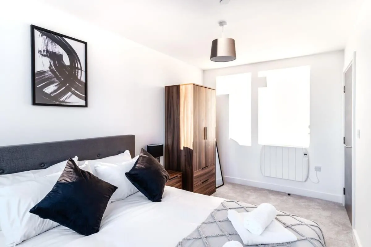 Image 5 of Modern 2 Bed Apartment with Views by Old Trafford