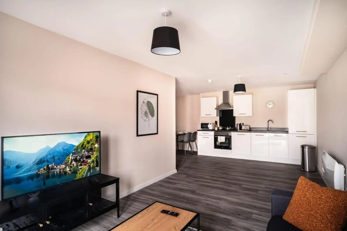Image 3 of Modern & Bright 2 Bed Apartment in Manchester