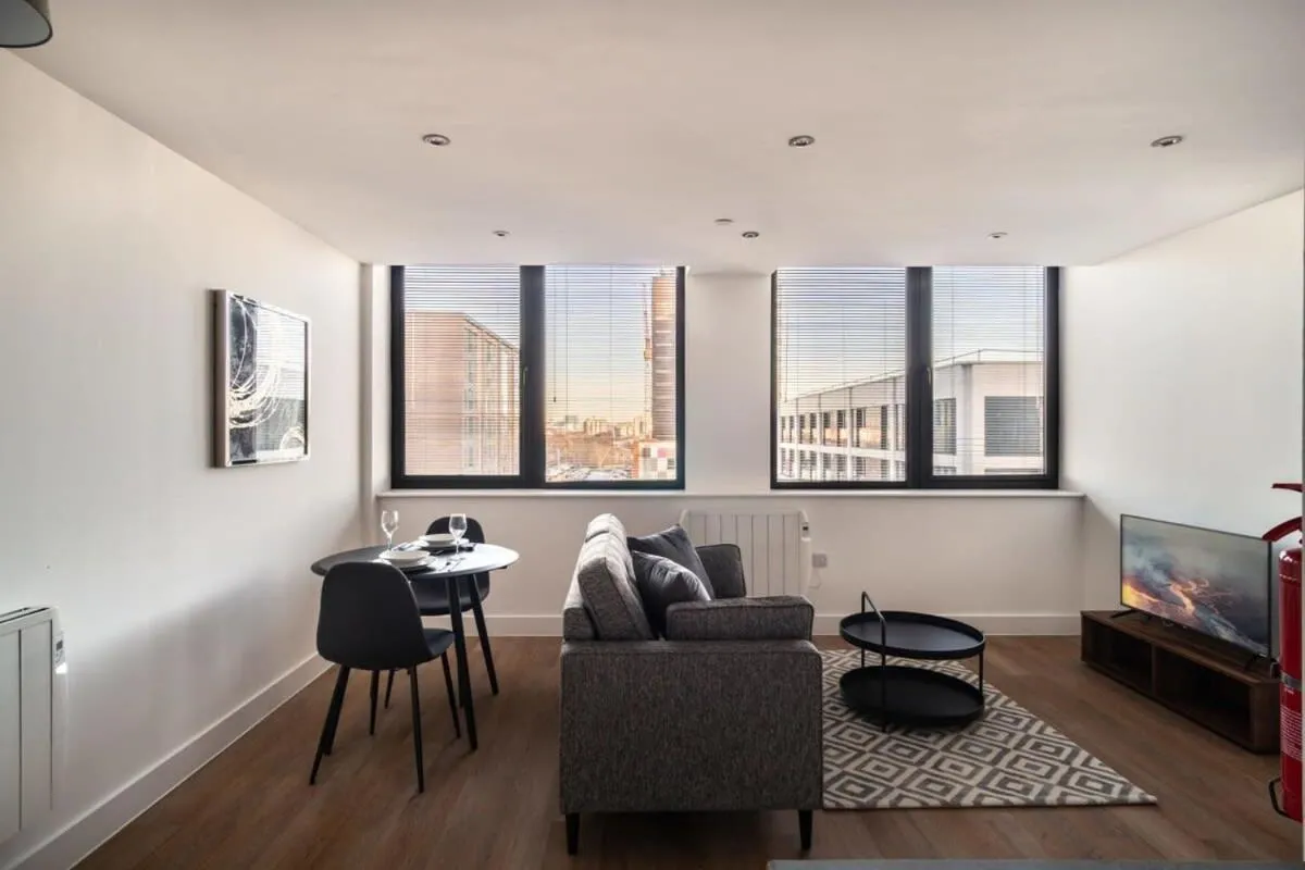 Image 4 of Modern & Spacious 1 Bed Apartment – Old Trafford