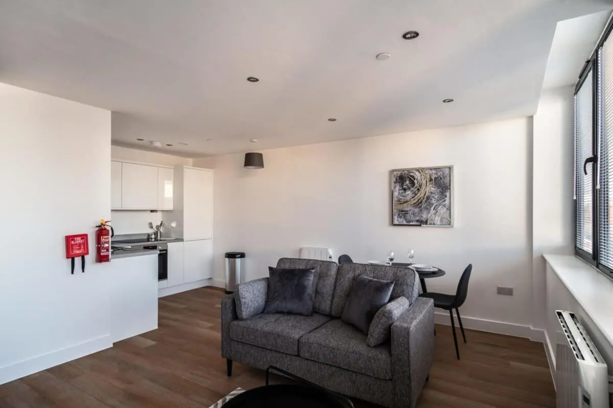 Image 3 of Modern & Spacious 1 Bed Apartment – Old Trafford