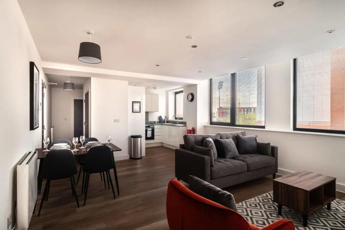 Image of Modern & Spacious 2 Bed Apartment by Old Trafford