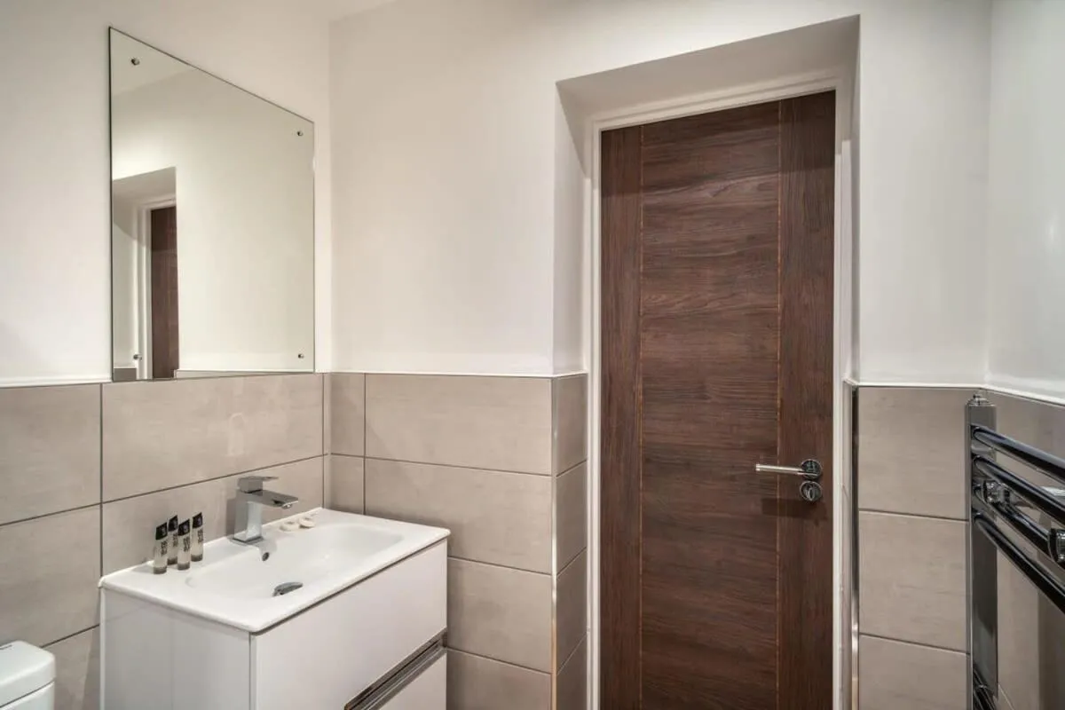 Image 6 of Modern & Spacious 2 Bed Apartment by Old Trafford