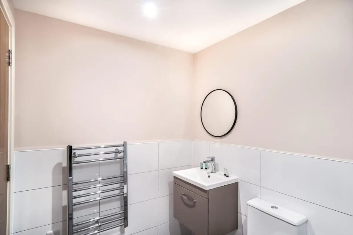 Image 6 of Modern & Spacious 2 Bed Apartment in Manchester