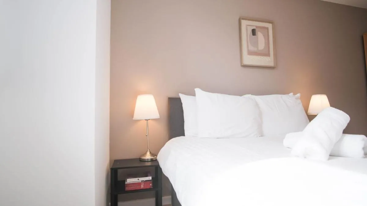Image 6 of Modern & Spacious City Centre Apartment for Long Stay