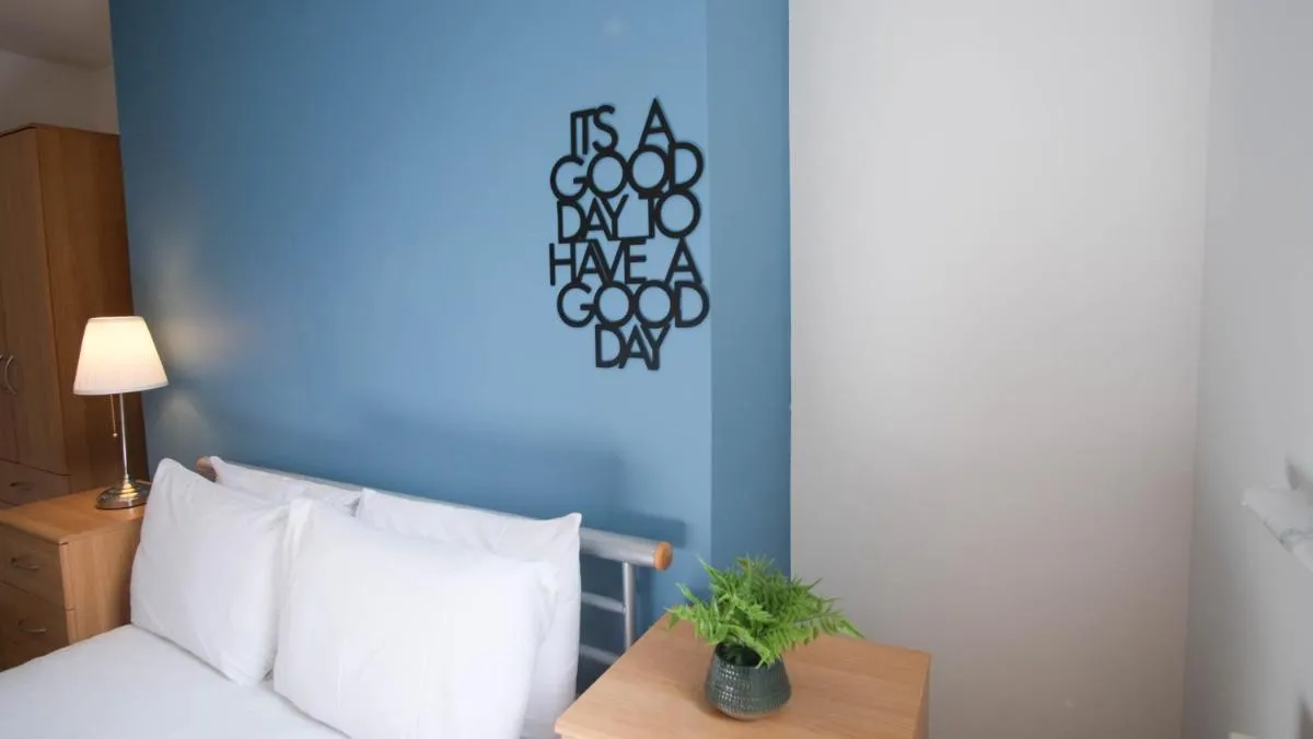 Image 3 of Modern & Spacious City Centre Apartment for Long Stay