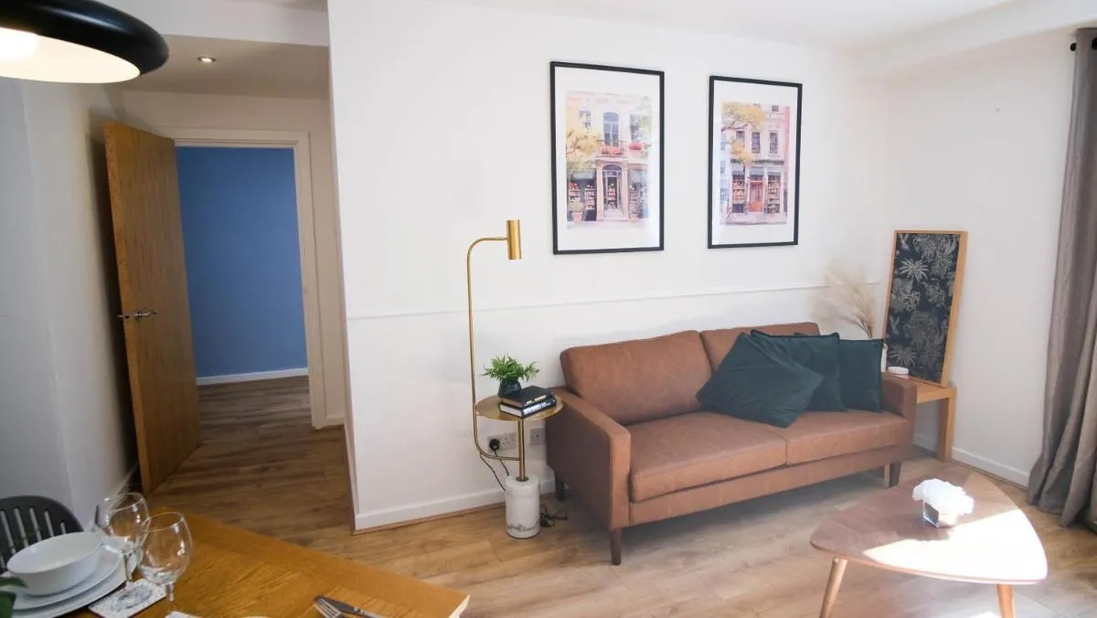 Image 1 of Modern & Spacious City Centre Apartment for Long Stay