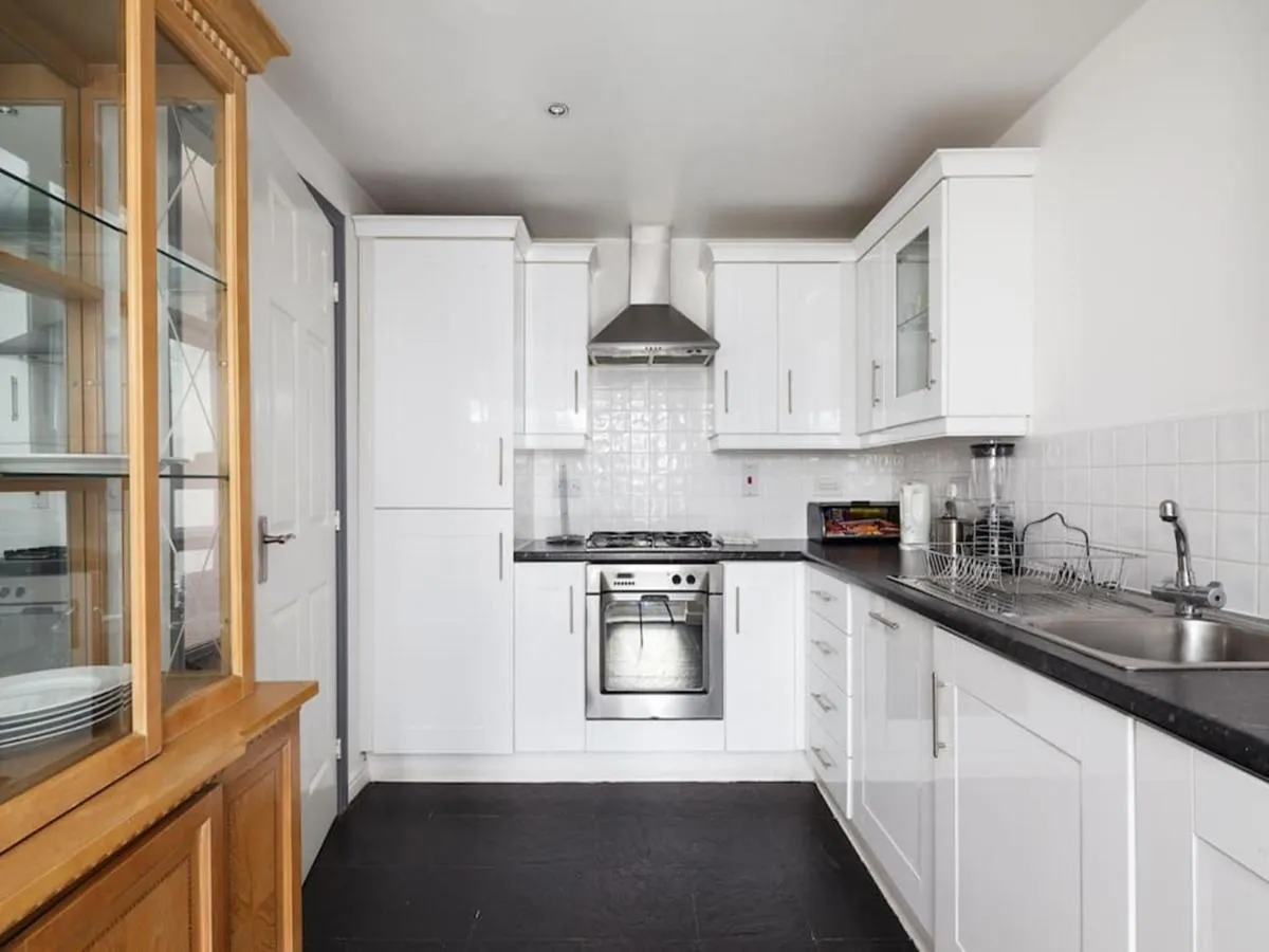 Image 3 of My-Places Abbotsfield Court Townhouse