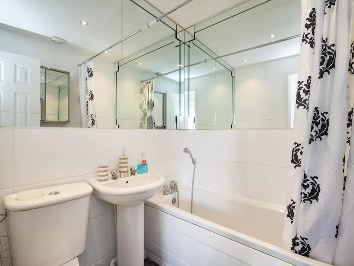 Image 2 of My-Places Abbotsfield Court Townhouse