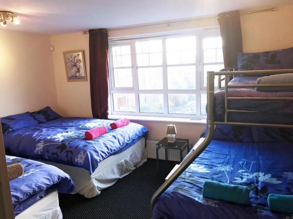 Image 6 of My-Places Abbotsfield Court Townhouse 4