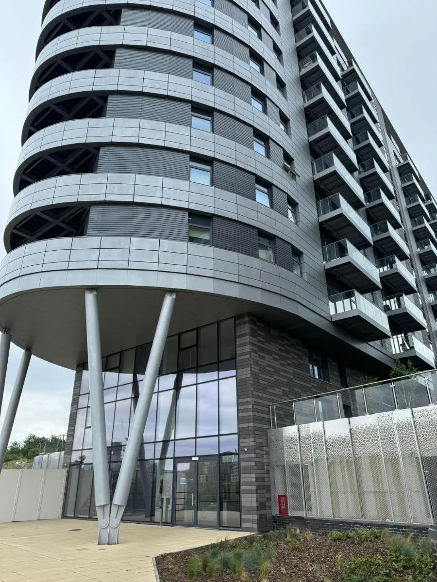 Image 5 of NEW Penthouse height Flat, City View Balcony, Free Gym & More Minimalistic Home