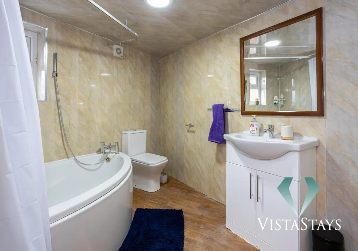 Image 2 of New Modern Spacious 5 Bedroom House by Vista Stays Short Lets & Serviced Accommodation Manchester with Parking