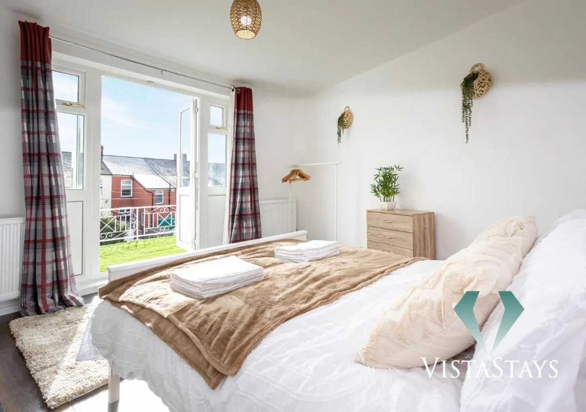 Image 1 of New Modern Spacious 5 Bedroom House by Vista Stays Short Lets & Serviced Accommodation Manchester with Parking