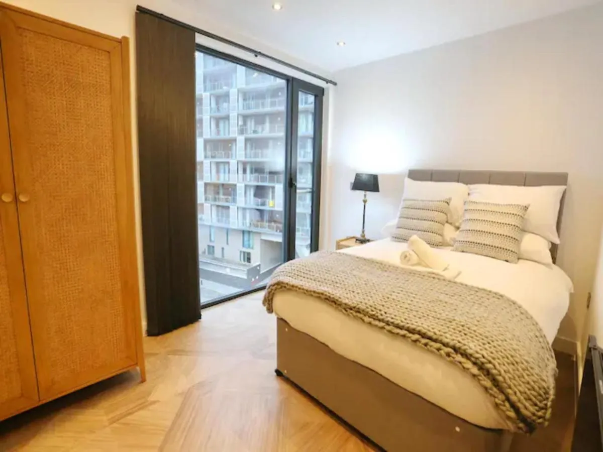 Image 1 of Pass the Keys Luxury New Build Apartment 5 Mins From City Centre