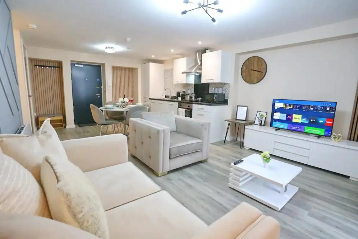 Image of Pass the Keys New Build With Free Parking 1 Mile From Center