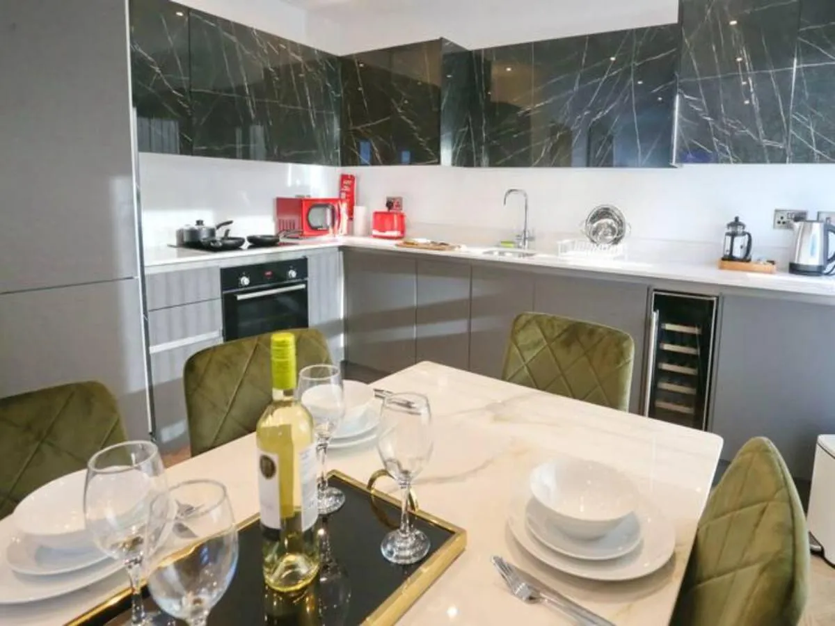 Image 2 of Pass the Keys Stunning New Build Flat 2 Min Walk To City Center