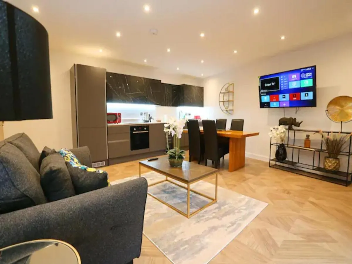 Image 4 of Pass the Keys Superking Bed Penthouse Perfect For Couples