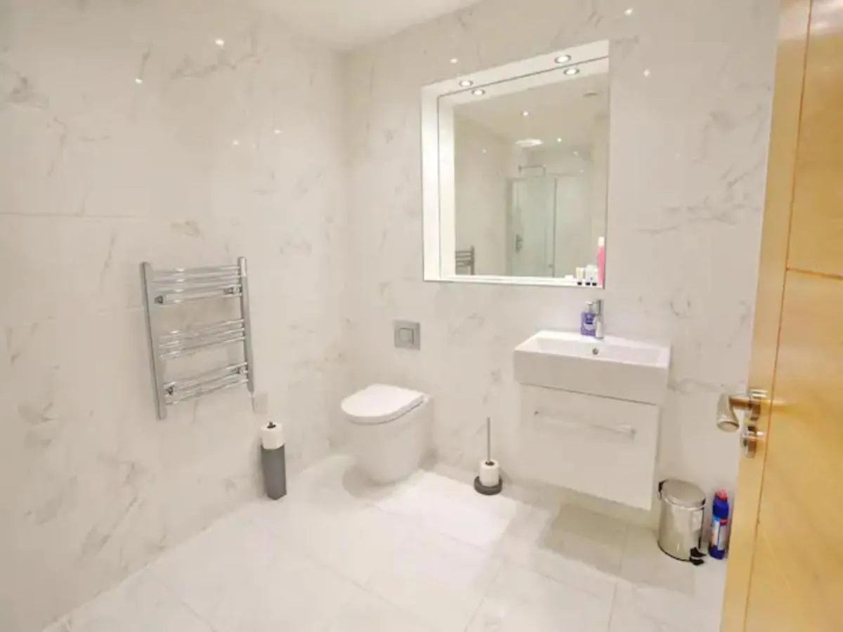 Image 2 of Pass the Keys Superking Bed Penthouse Perfect For Couples