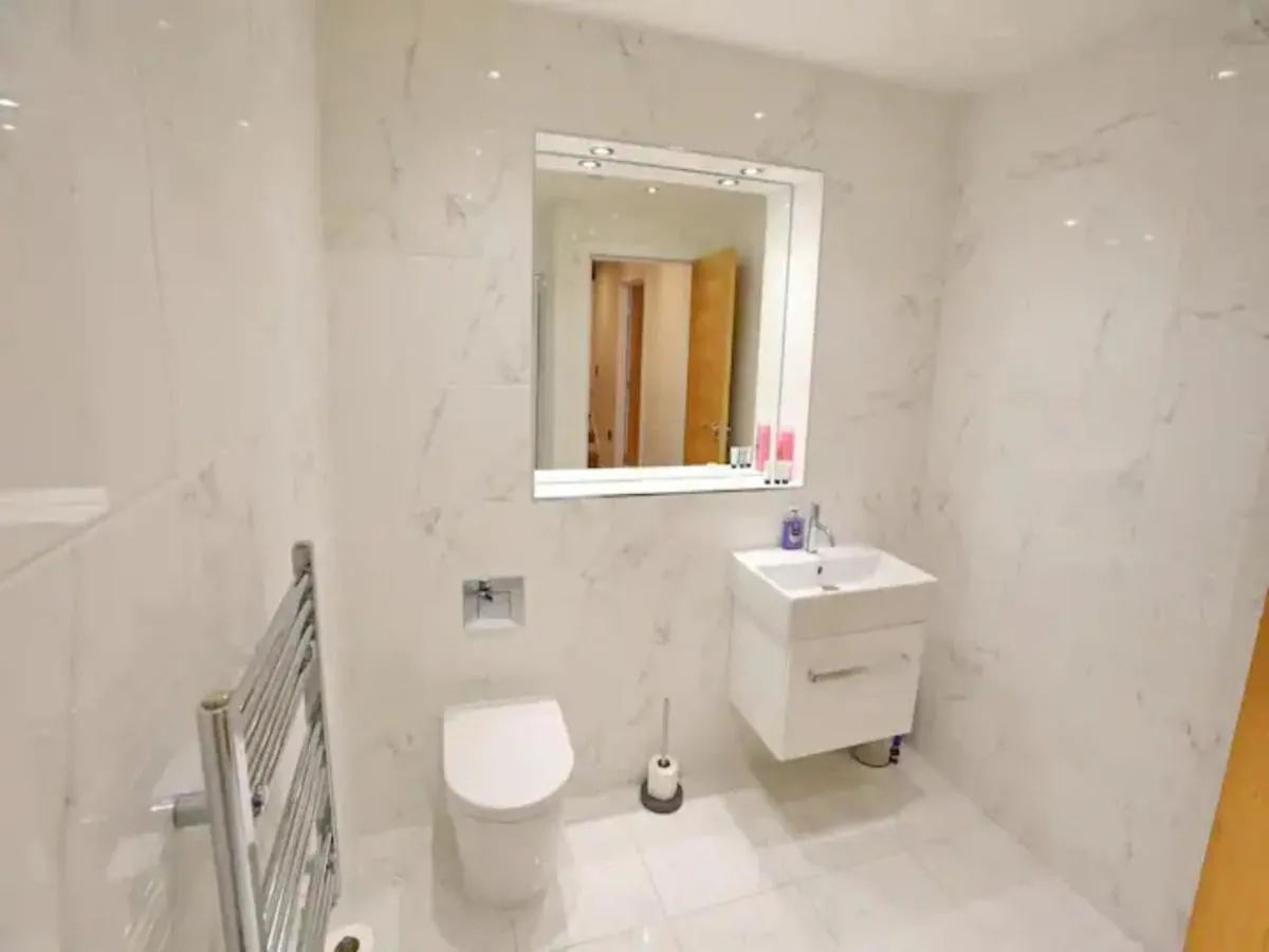 Image 6 of Pass the Keys Superking Bed Penthouse Perfect For Couples