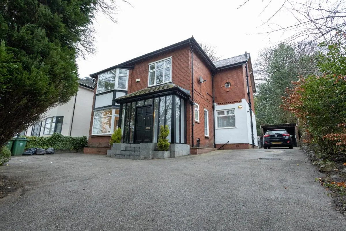 Image 5 of Pillo Rooms – Spacious 4 Bedroom Detached House close to Heaton Park