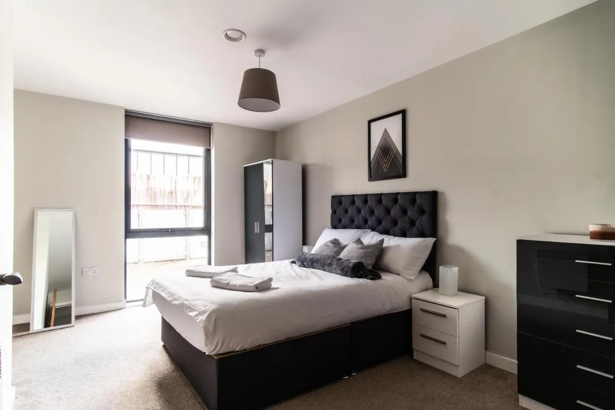 Image 1 of Prime Location 1 Bed Penthouse Apartment