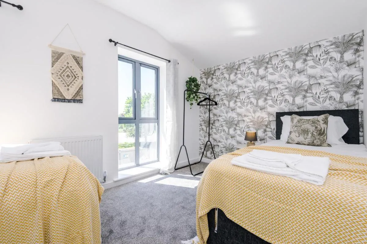 Image 4 of Rest&Recharge at Waterway House (4 Bedrooms, 7 Beds, 2 Bathrooms, Free parking)