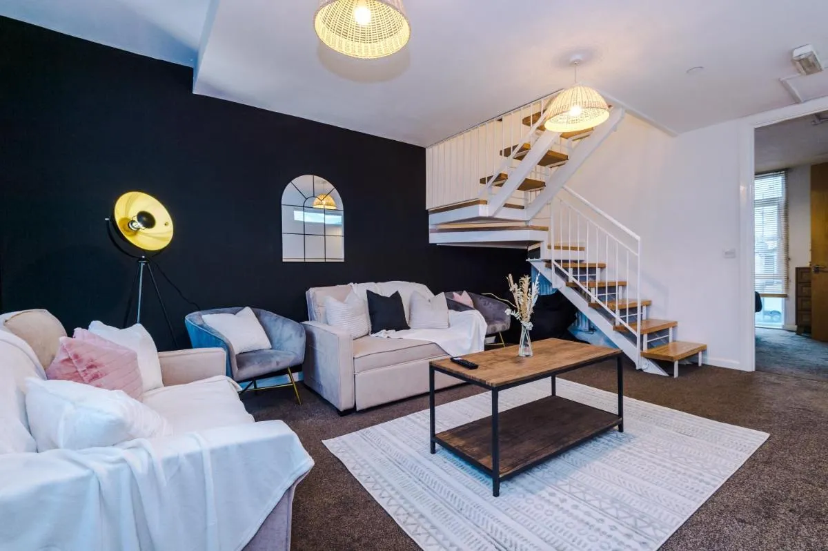 Image 1 of Rest&Recharge at a Spacious Townhouse by the Etihad (5mins to City Centre, Free Secure Parking)